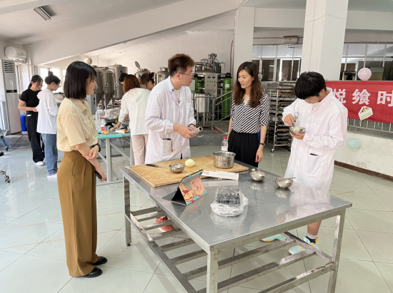 悦飨当代,食与争锋——食品工程学院第二届“百胜杯”食品烘焙大赛圆满结束 悦飨当代,食与争锋——食品工程学院第二届“百胜杯”食品烘焙大赛圆满结束