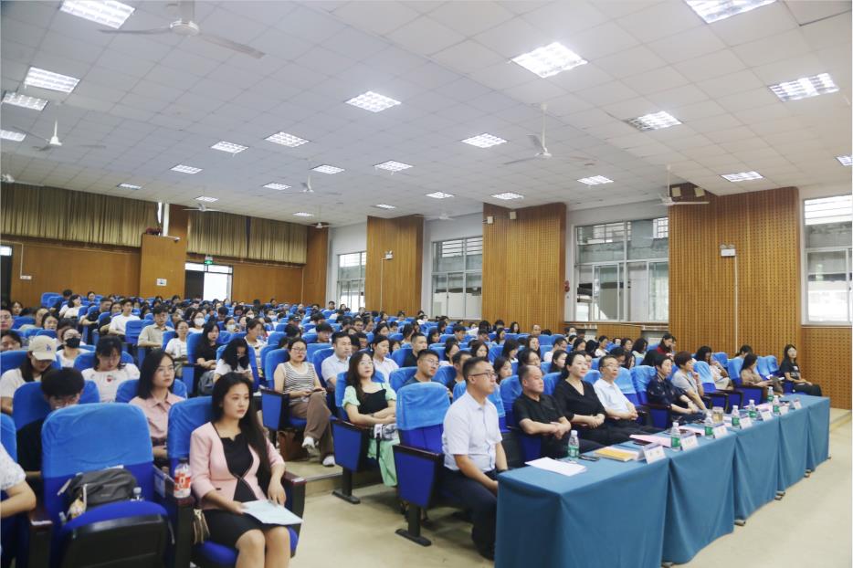 新教师培训系列活动:凝“新”聚力,逐梦前行 新教师培训系列活动:凝“新”聚力,逐梦前行