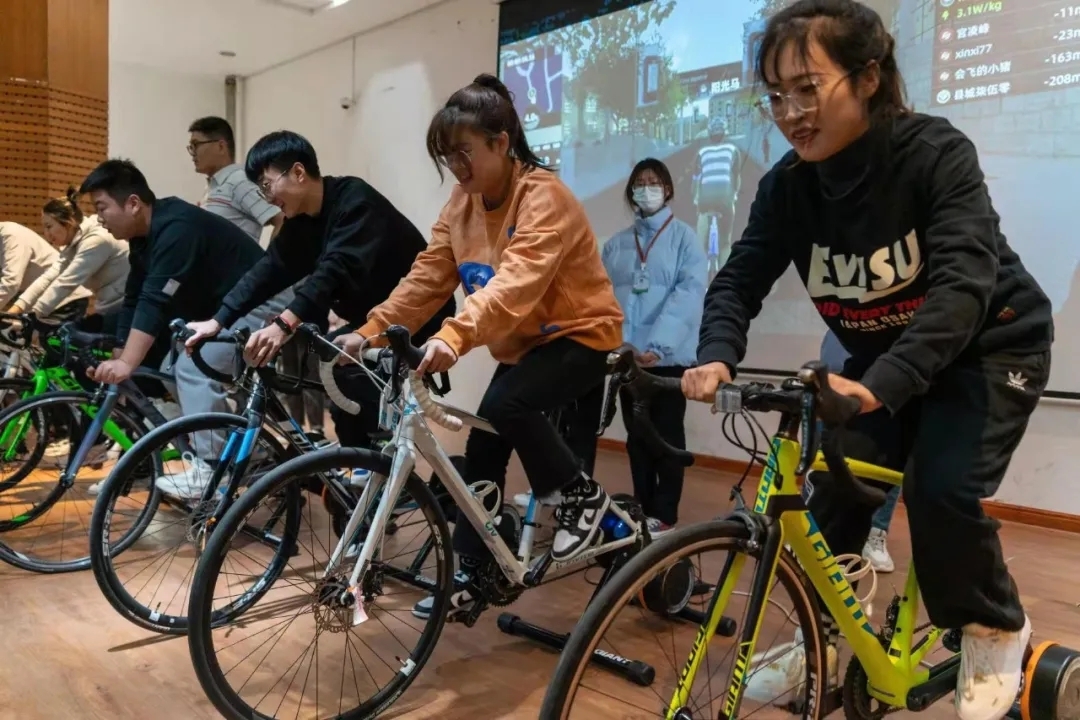 青岛工学院举办第二届“捷安特杯”室内骑行台挑战赛 青岛工学院举办第二届“捷安特杯”室内骑行台挑战赛