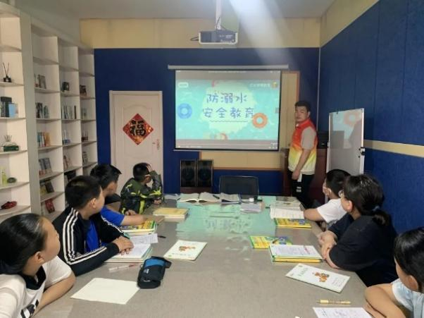 建筑工程学院志愿者进社区开展青少年防溺水教育宣讲活动 建筑工程学院志愿者进社区开展青少年防溺水教育宣讲活动