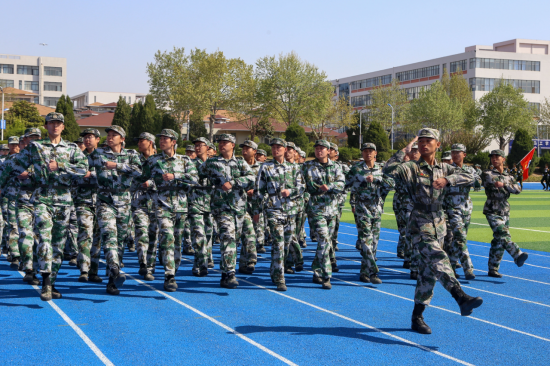 蜕变成长,启航新征程——青岛工学院2022级新生军训结营仪式圆满举行 蜕变成长,启航新征程——青岛工学院2022级新生军训结营仪式圆满举行