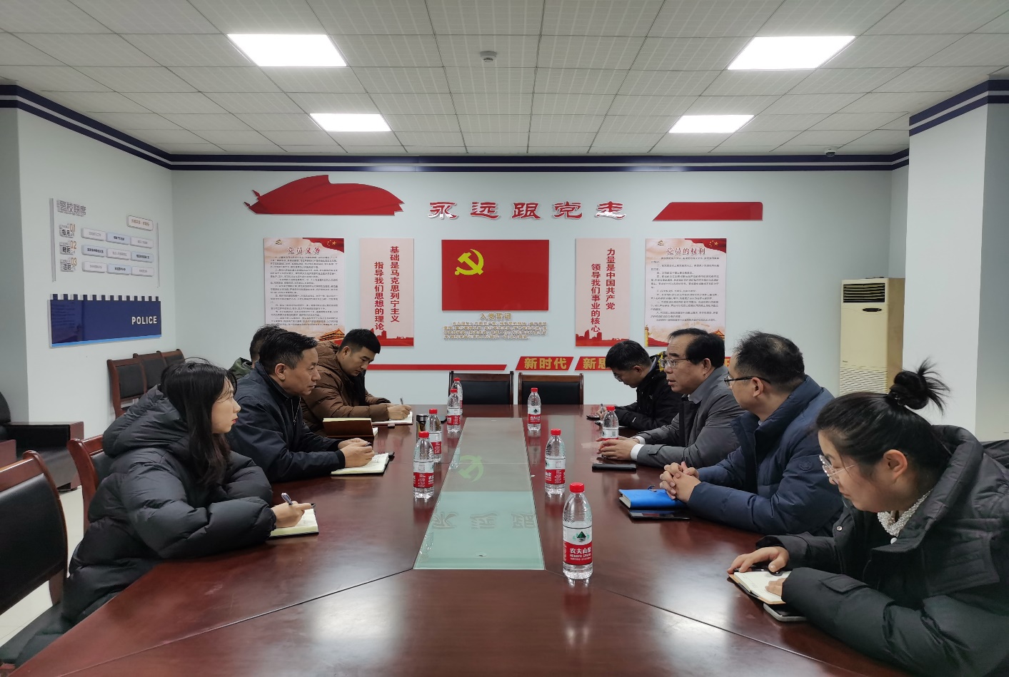 胶州市人力资源和社会保障局局长姜衍海一行到我校走访交流 胶州市人力资源和社会保障局局长姜衍海一行到我校走访交流