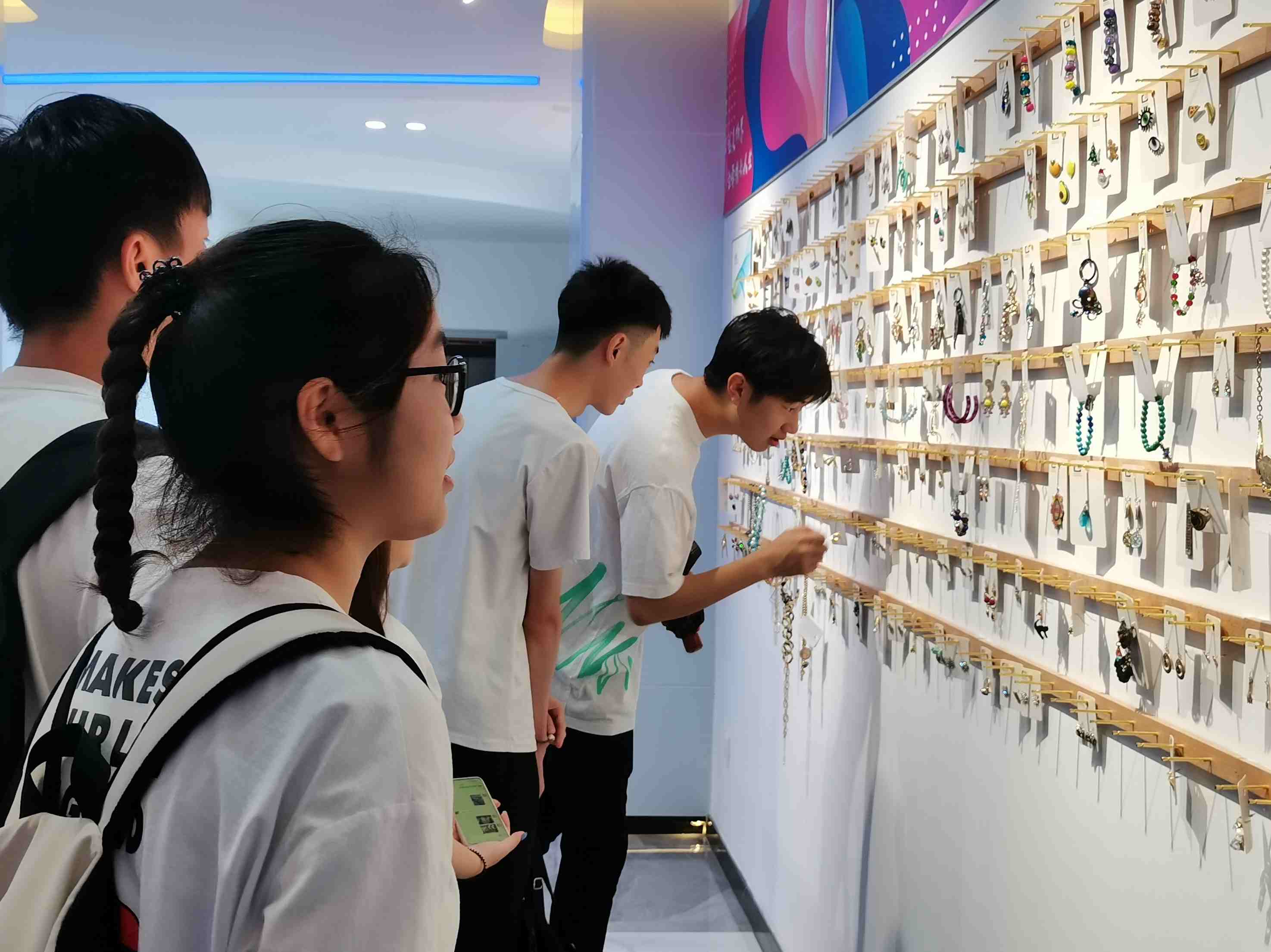 青岛工学院与青岛上合跨境电商产业园 举办“校企合作人才培养基地”揭牌仪式 青岛工学院与青岛上合跨境电商产业园 举办“校企合作人才培养基地”揭牌仪式