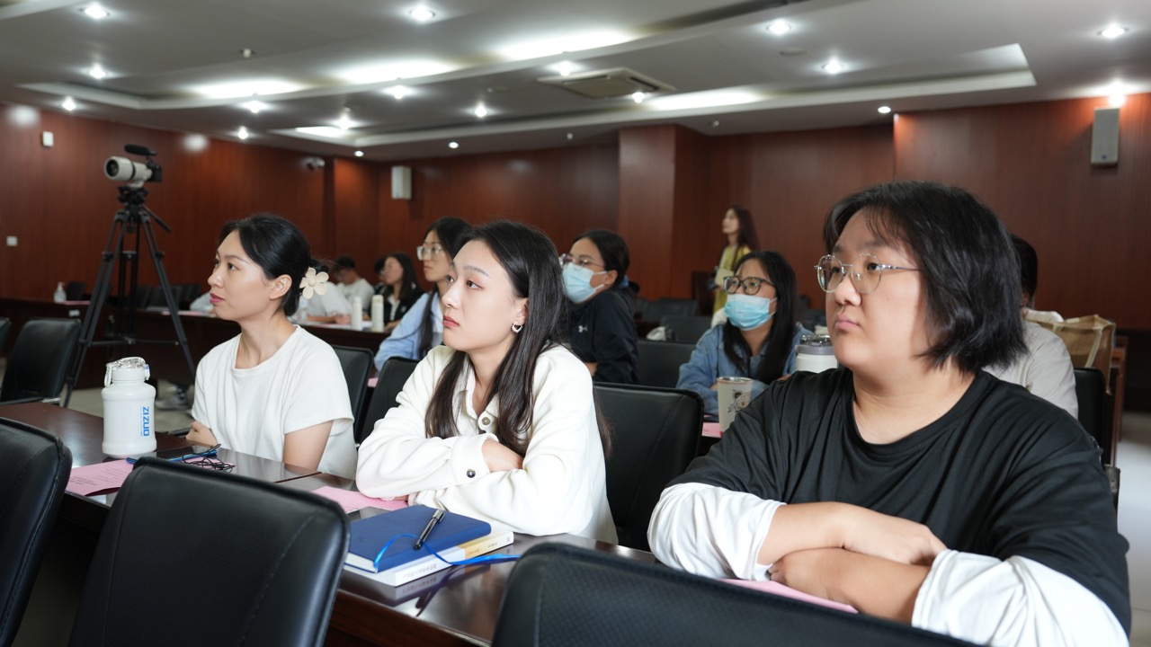 讲好新时代“大思政课”, 提升思政课教师“宣讲力” ——“中国梦·新时代·新使命”青岛市百姓宣讲团暨“学习强国”名师团走进青岛工学院 讲好新时代“大思政课”, 提升思政课教师“宣讲力” ——“中国梦·新时代·新使命”青岛市百姓宣讲团暨“学习强国”名师团走进青岛工学院