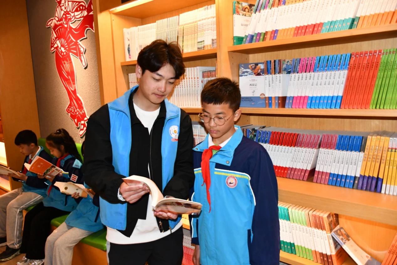 以书为伴,携心共进——信息工程学院组织开展世界读书日图书分享会志愿服务活动 以书为伴,携心共进——信息工程学院组织开展世界读书日图书分享会志愿服务活动