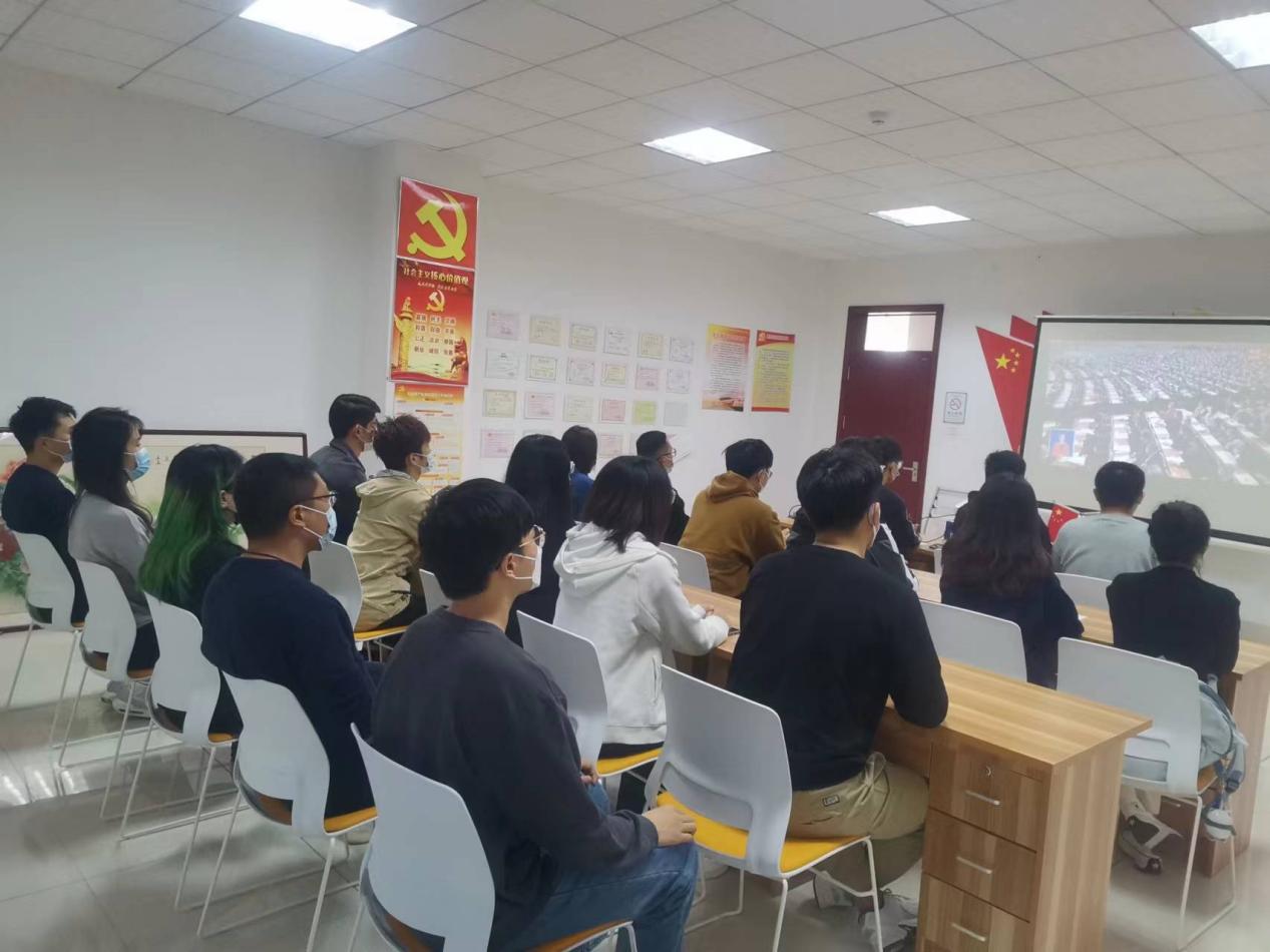 青岛工学院集中组织全校师生收听收看党的二十大开幕盛况 青岛工学院集中组织全校师生收听收看党的二十大开幕盛况