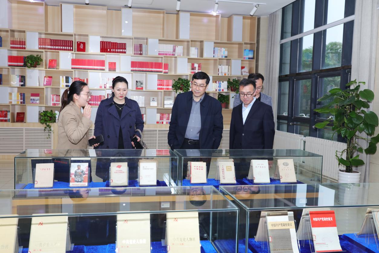 我校党委书记周有波一行至齐鲁工业大学调研交流 我校党委书记周有波一行至齐鲁工业大学调研交流