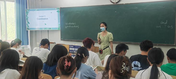 聚焦课堂提质量 互听互评促成长—— 青岛工学院开展公开教学听课评课活动 聚焦课堂提质量 互听互评促成长—— 青岛工学院开展公开教学听课评课活动
